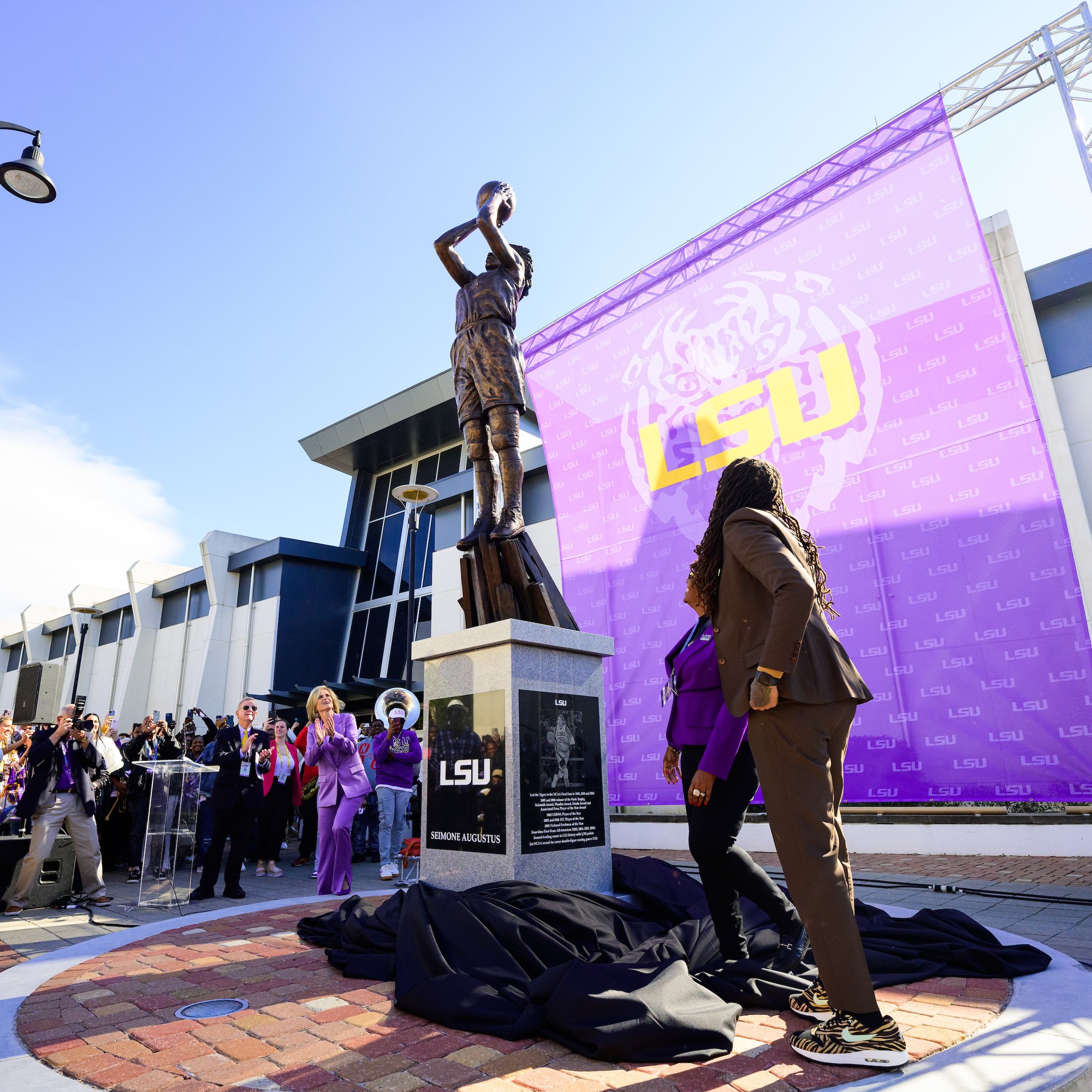 Wishing a special happy birthday to Seimone Augustus  