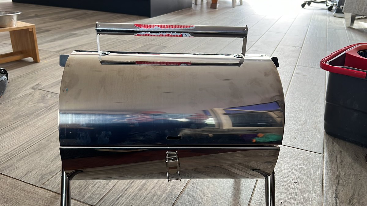 pipb21's tweet photo. @RobertDyas why o why put stickers on items that should be nice, shiny and  clean that dont come off!!!!!! https://t.co/n2gmqsPREF
