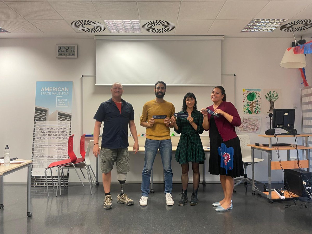 ValenciaTM's tweet photo. 📷Los ganadores de la última sesión.  ¡Os esperamos a todos de nuevo en la próxima sesión!  Únete en: https://t.co/MDeoHF6Wm5 📷 Winners from the latest session.  We look forward to seeing you on the next one!  Join us on MeetUp: https://t.co/JRLH4MeYZk https://t.co/WNuBeBsT3R