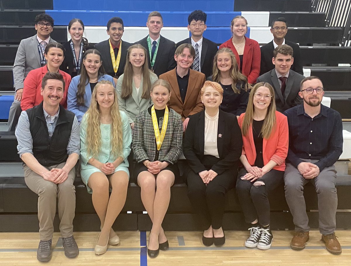 MrsKPWalker's tweet photo. And that’s a wrap for 2023. We are so proud of our State Speech team for a great ride this weekend. Thank you to the families for making the trip up to support us! Nothing but love for the “sweet sixteen.” 💕 
#FmtSpeech #FmtCards https://t.co/CWSmDuwT97