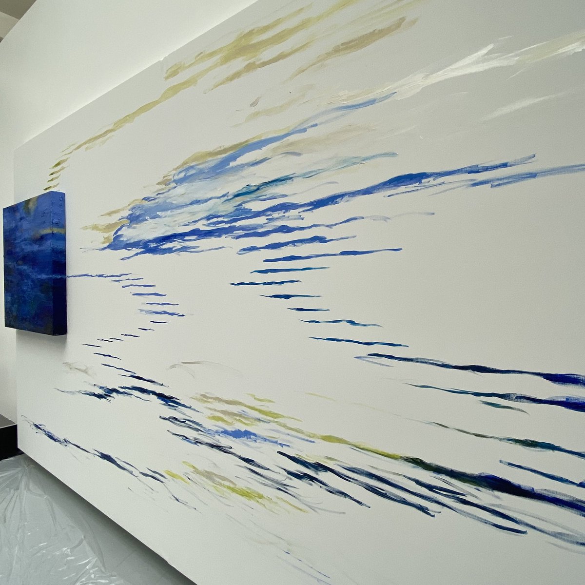 Aquí os dejo algunas instantáneas de mi intervención pictórica en el Instituto Cervantes de Paris, EL SENA HACiA EL AiRE, cuyo resultado quedará expuesto hasta el 5 de Mayo. cultura.cervantes.es/paris/es/inter…