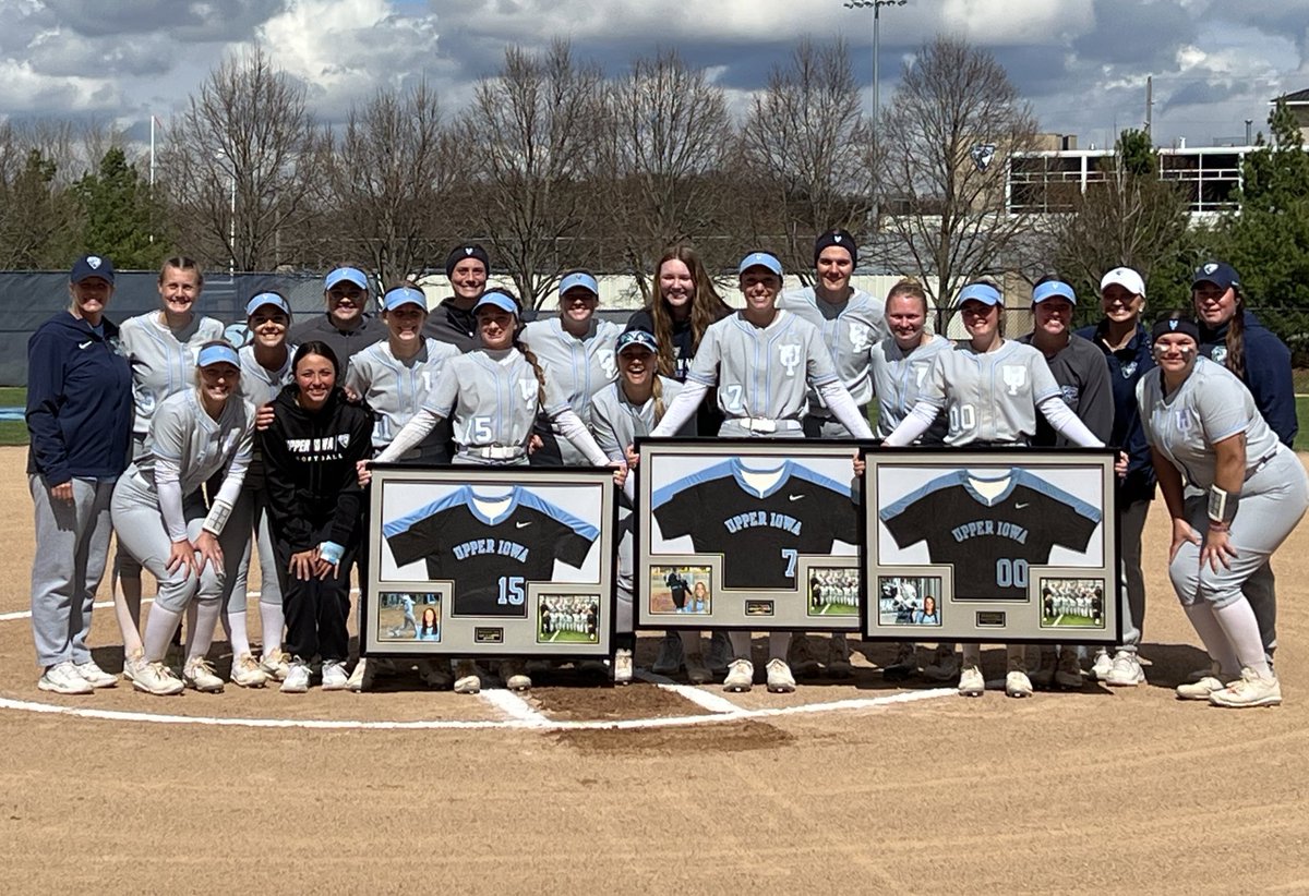 UIU_Softball's tweet photo. Yesterday we had THE BEST day, celebrating our 3 seniors! Sam, Carley and Sadie…. Thanks for all you have given to this program! 💙💙💙
2 wins, a WALKOFF, and a rainbow afterwards! Doesn’t get much better! https://t.co/fX1iu5aaRr