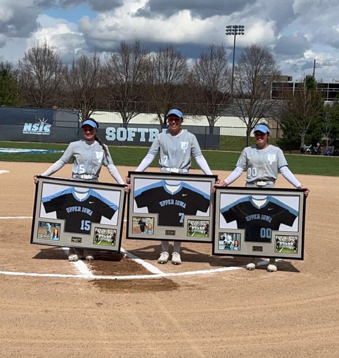UIU_Softball's tweet photo. Yesterday we had THE BEST day, celebrating our 3 seniors! Sam, Carley and Sadie…. Thanks for all you have given to this program! 💙💙💙
2 wins, a WALKOFF, and a rainbow afterwards! Doesn’t get much better! https://t.co/fX1iu5aaRr
