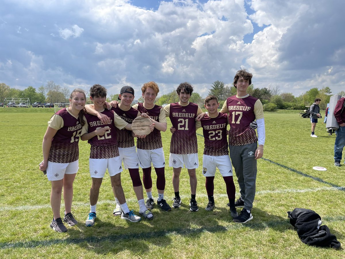 BrebeufUltimate's tweet photo. Braves took 2nd at State this weekend, and 1st in Spirit of the Game! Special shout-out to our seniors too, who we’ll be recognizing on Senior Night in a couple weeks! https://t.co/HulhkM1NDf