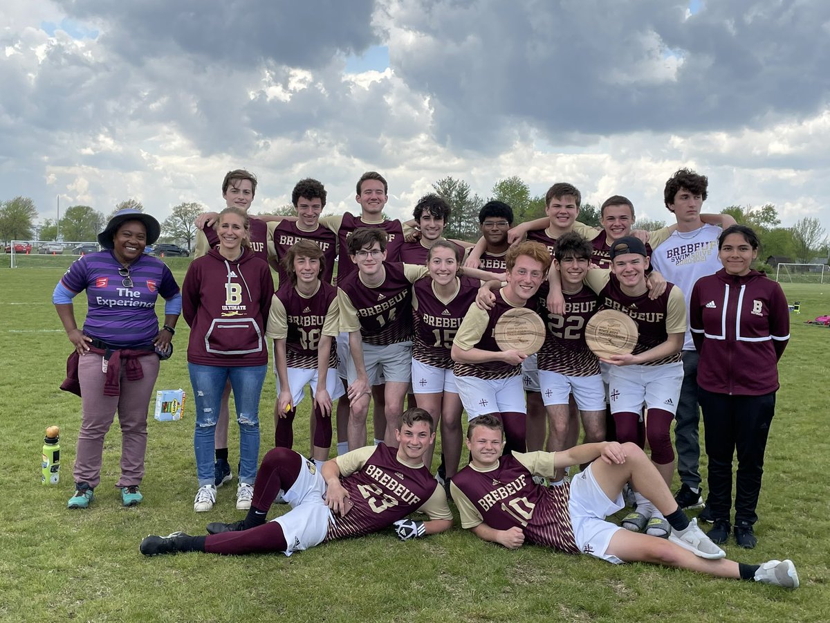 BrebeufUltimate's tweet photo. Braves took 2nd at State this weekend, and 1st in Spirit of the Game! Special shout-out to our seniors too, who we’ll be recognizing on Senior Night in a couple weeks! https://t.co/HulhkM1NDf