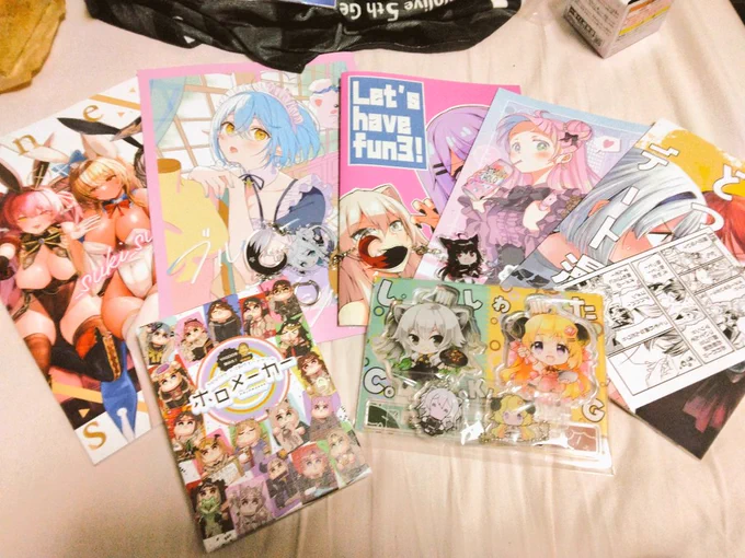 今回の戦利品、ふらふらしながら気になった本や相互の方の本は買えたはず。 絵柄に一目惚れして手に取った本も多いんだ。 こういう出会いがあるから即売会はやめられないし、オフラインでの出会いは最高なんだ