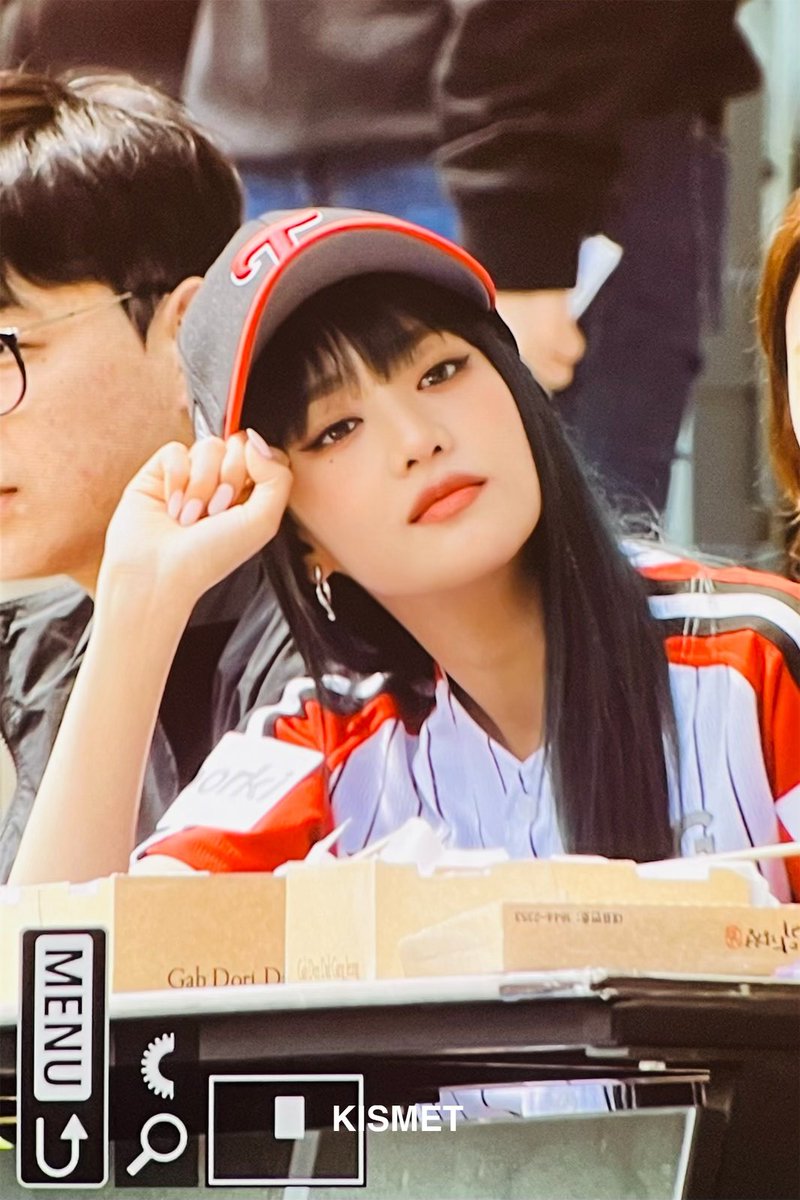 kpopsapphic's tweet photo. https://t.co/4Gu5UuHkPm