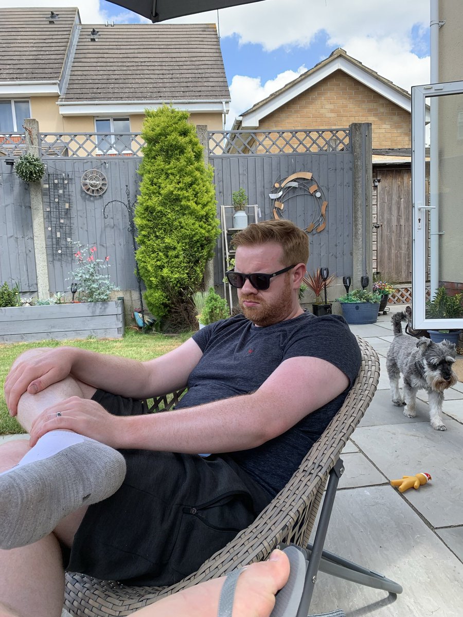 DaveBarberUK's tweet photo. @badlydrawnroy Currently trying to convince my husband to cosplay cos he’s already 90% there https://t.co/uLnNV2jOhp