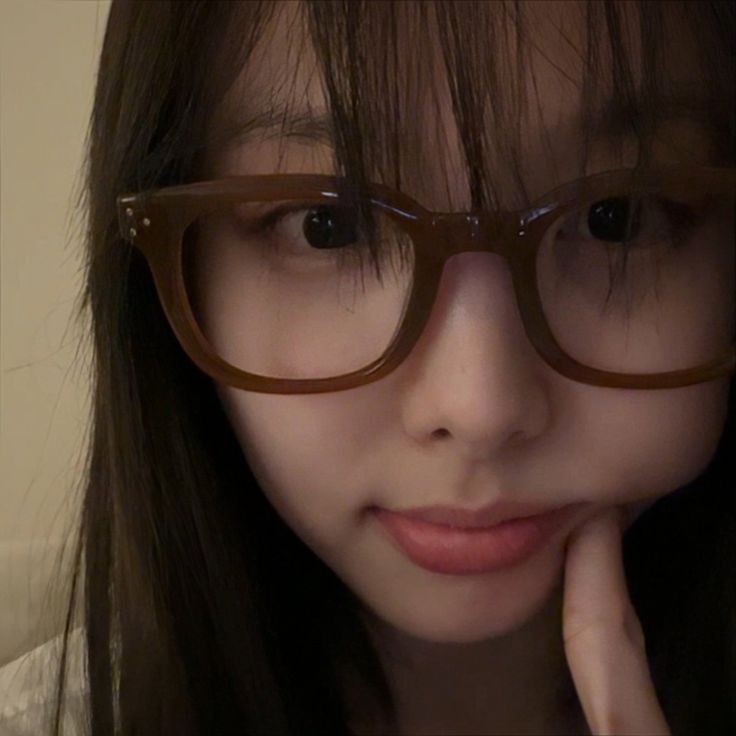 —  restarting  —

hello, i'm raine ! looking for active and interactive filo moots ! 

~ she / her
~ not new to #kpoptwt #stantwt 
~ any fandom will do !

♡ / ↻ are highly appreciated !