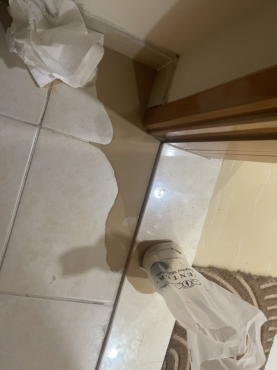 zohaibhamid87's tweet photo. @noon @noon_cares I was delivered a broken bottle of cold coffee yesterday with the entire coffee spilled on the floor. Despite multiple complaints and call back requests, I’ve only yet been refunded a petty 20% when the coffee costed at least half my order value! https://t.co/e5fRWo55eG