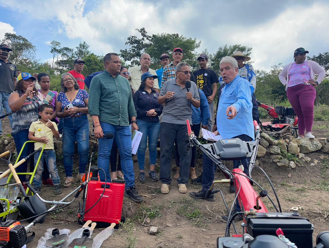 UemppatFalcon's tweet photo. #CultivandoPatria I #JustoAhora el programa dominical más visto en Venezuela conducido por el ministro @wcastropsuv  en el marco del fortalecimiento del gobierno del presidente Nicolás Maduro, nos muestra las grandes potencialidades de la Sierra Falconiana https://t.co/SIGPEhYKSE