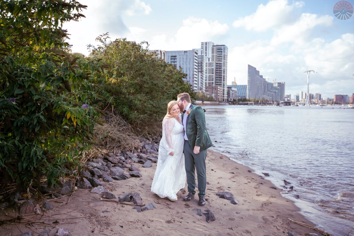 Down by the river #photooftheday #photography #photographer #photo #wedding #weddingday #beautiful #happyeverafter #shotwithlove #throughthelens #love #londonphotographer #londonphotography #couplelove #couplephoto #couplephotography #couplephotoshoot #couplephotographer