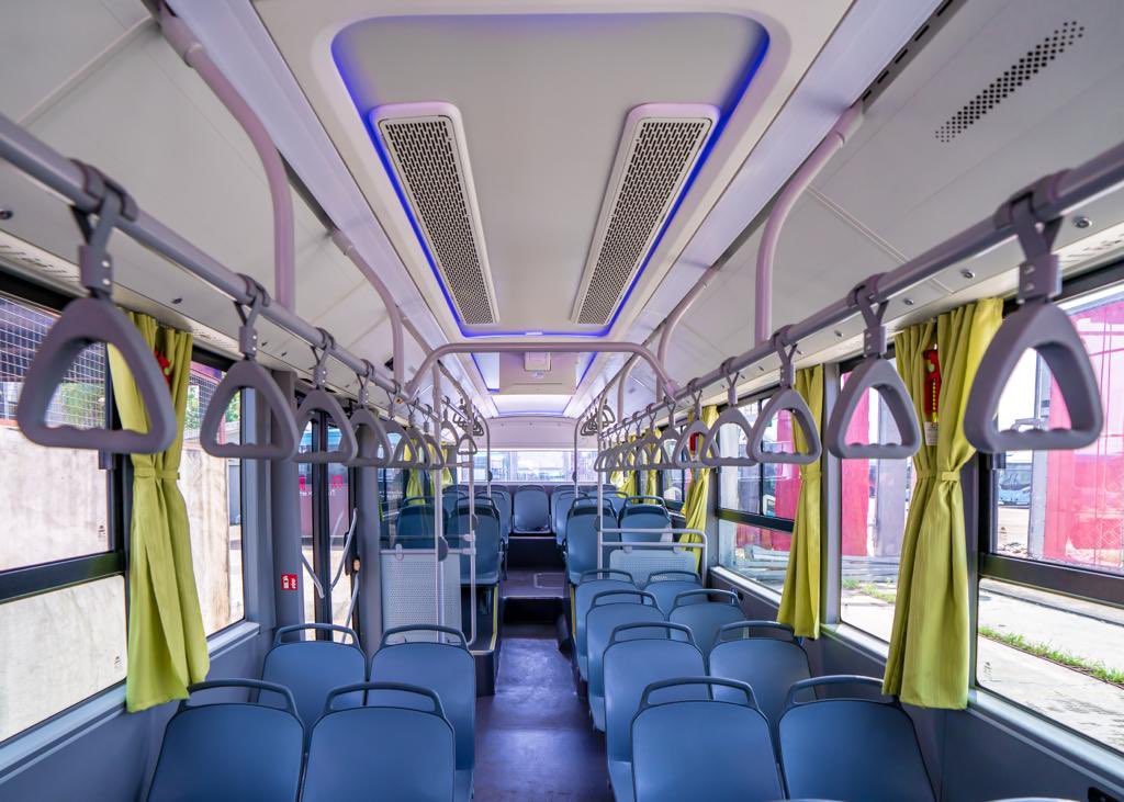 jidesanwoolu's tweet image. I am excited to announce the first set of electric buses in the Lagos Mass Transit Master Plan as part of our increased effort to modernise every sector of Lagos. Thanks to our partnership with @Oando_PLC, Lagosians can expect a cleaner and greener public transportation system.…