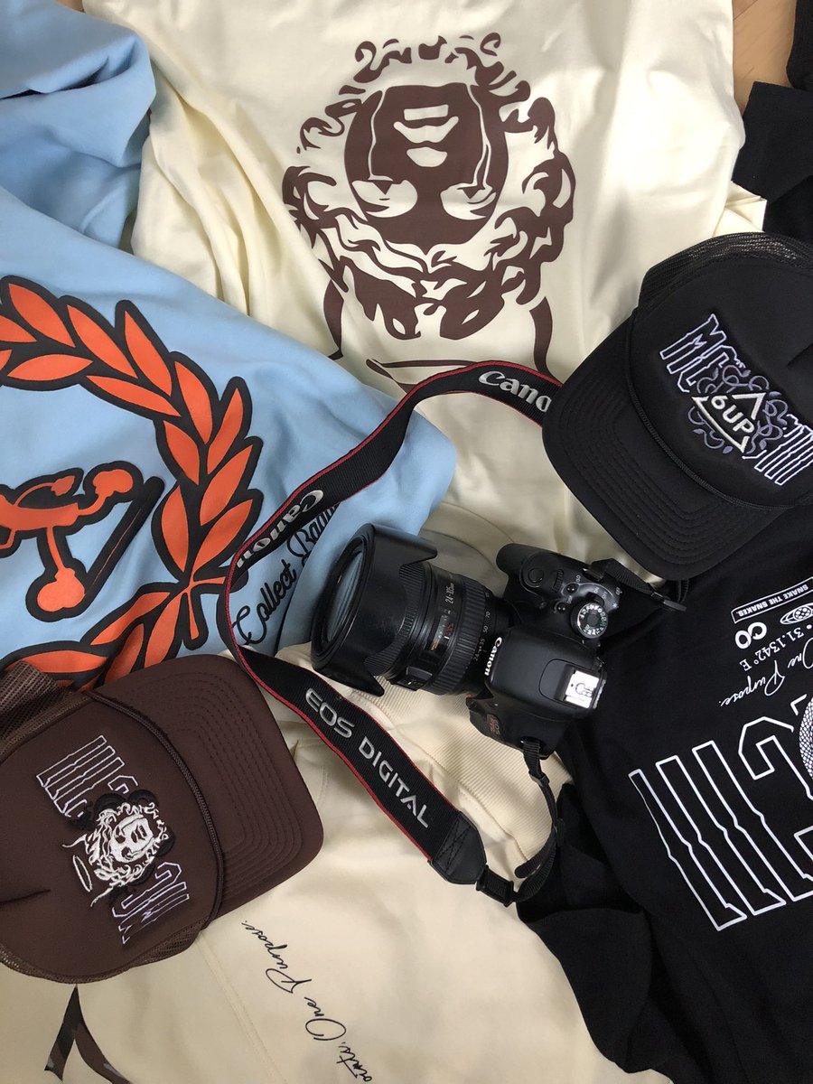 leeddesigner's tweet photo. Ignore the noise, focus on your work.
Photoshoot day. @BaguetteClub @khem6up
#baguetteclub #6UP #jokesonyou https://t.co/fyWVFkPARB