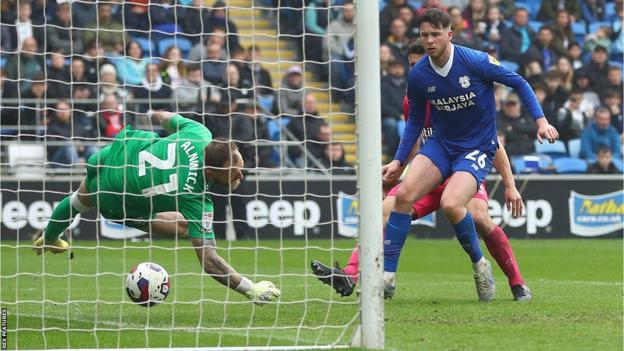 barmyarmyuk's tweet photo. #CARHUD | REACTION
#ccfc Sabri Lamouchi: "It is not exactly how we want to finish our season but, as I said to the players, one month ago we would have paid to be safe before this game"
#htafc Neil Warnock: "It was great for me, the fans giving me a clap all around the ground" https://t.co/MJtYACx1GB