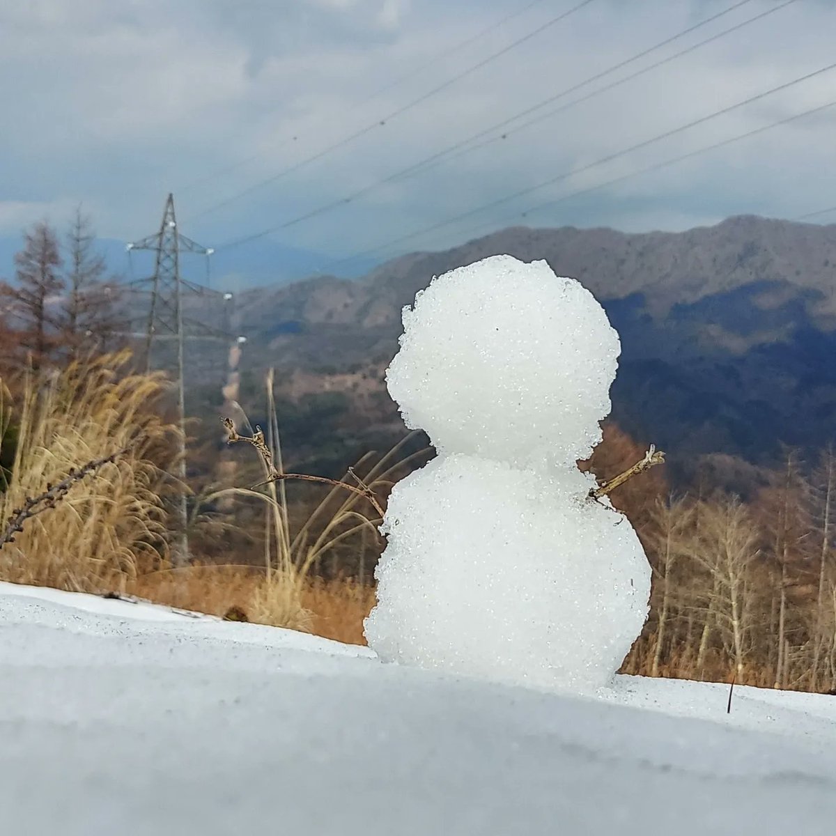 ram_bourbom's tweet photo. 3歳から登山デビュー　
2017年暮れ　スペースワールドの帰り道に友人の車でカバー曲を聴いた後、アルバムFLAVAでリトグリに沼る
2022年　友人の誘いで登山が再開される。
2023年　ソロ登山開始

#リトグリ
#ガオラーさんと繋がりたい
#登山
#登山好きな人と繋がりたい 
#写真好きな人と繋がりたい https://t.co/wtsvhZAYPx