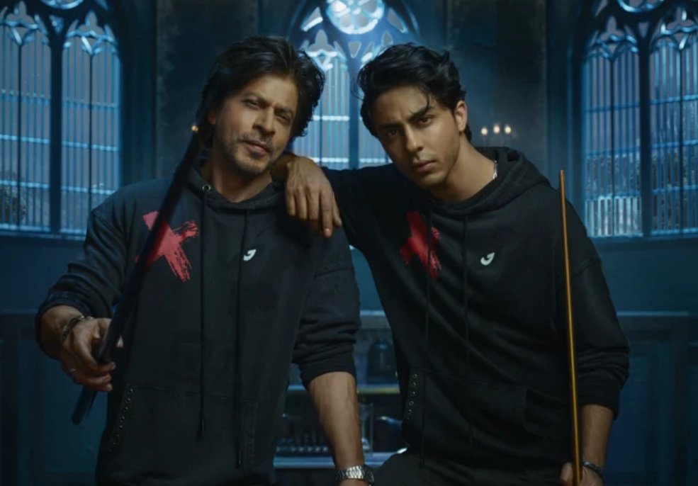 BrijwaSRKman's tweet photo. These hoodies are worth more than Radhe's theatrical collections 💀

Aryan ustaad, maan gaye 🙏🙌 https://t.co/Pw6XQf808d
