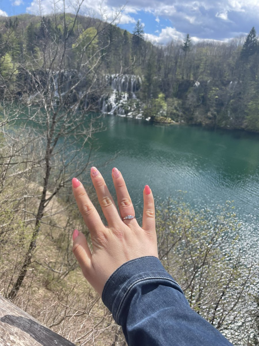 HahahaAmber's tweet photo. I am engaged and now i feel old https://t.co/RnuBjVsSj7