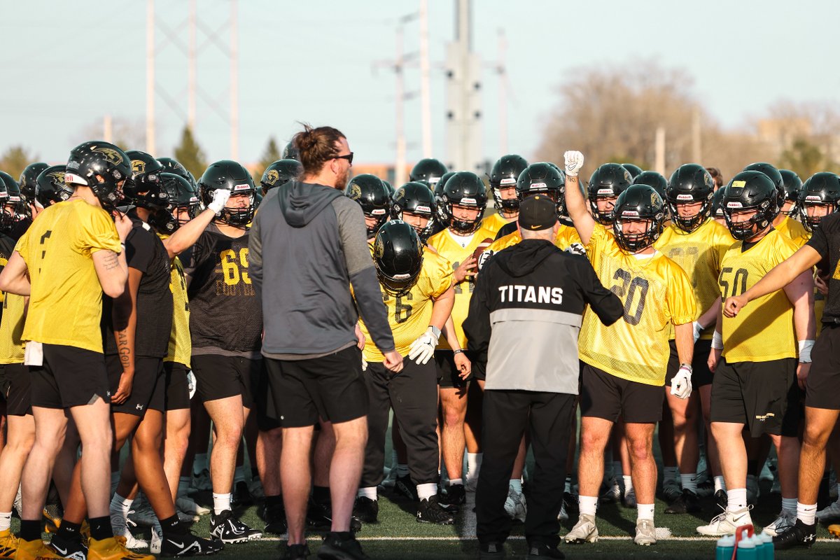 Today is the last day of the 𝗪𝗲𝗲𝗸 𝗼𝗳 𝗚𝗶𝘃𝗶𝗻𝗴 for 𝗨𝗪-𝗢𝘀𝗵𝗸𝗼𝘀𝗵 𝗙𝗼𝗼𝘁𝗯𝗮𝗹𝗹!

Come celebrate with the program at the 𝗧𝗶𝘁𝗮𝗻 𝗧𝗮𝗶𝗹𝗴𝗮𝘁𝗲 that kicks off prior to our 1:30 PM practice with a Fifth Quarter after.

🔗 bit.ly/UWOWeekofGiving | #TitanUp