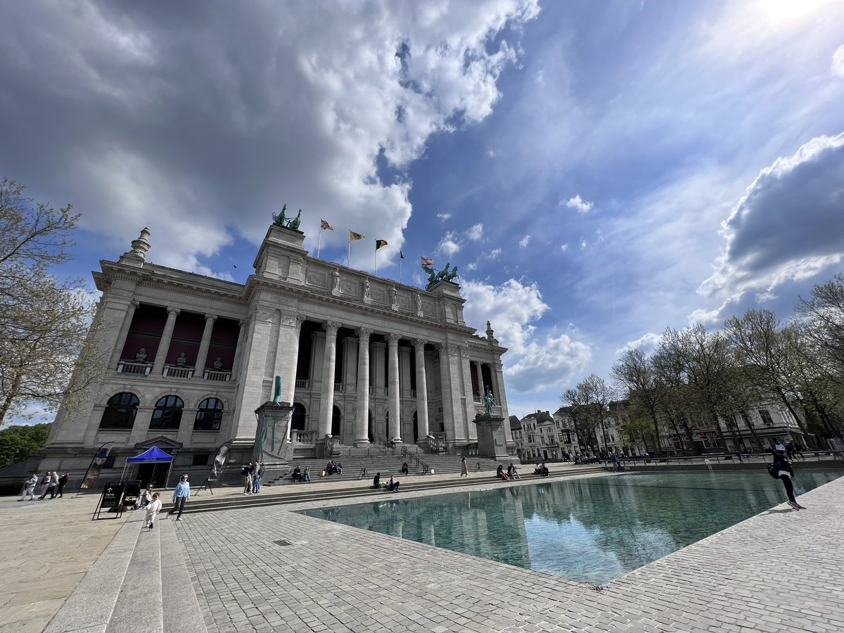 Youssef_Kobo's tweet image. Hey @Stad_Antwerpen kunnen we naast een parkeerverbod ook een terrasverbod voor alle mensen van buiten het stad invoeren?

Al mijn favoriete terrassen/plekken zijn ingepikt door mensen van de Parking.

#EigenVolkEerst #Nimby