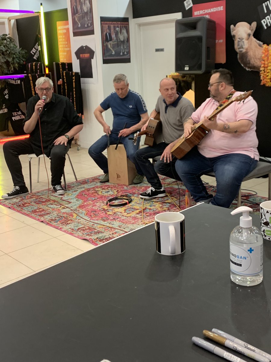 @tinysurf1 now playing @Reverend_Makers @LoveMeadowhall Pop-up shop  @BrotherShaunEPB @tobyfoster get yourselves down here and have a boogie 💃🕺🏼🙌🏻❤️🐪