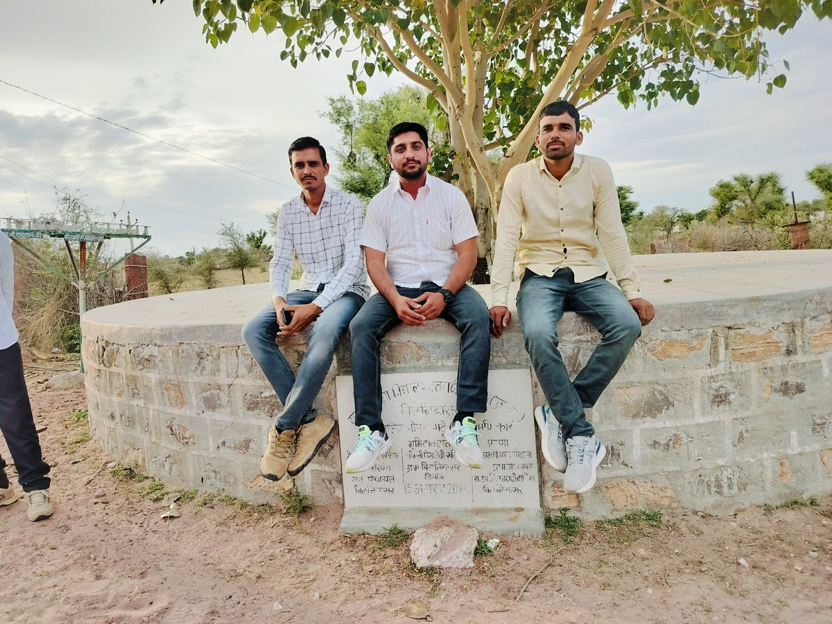 jaatprem11's tweet photo. #At_ganv
#With_brother
@omRLP07 @manoj75698 @JATbera1 @Mukeshbaitu https://t.co/cm5IHkOrwR