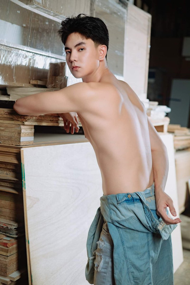 BaeDayEveryday's tweet photo. Makinis and tall Ajay
#BaeDay #BaeWatch #Baebies #malemodel #cuteboys #sexyboys #sexiestpinoys #pinoyhunk #pinoymodel #pogingpinoy @CoolturaSalon https://t.co/v5KnYm8MaM