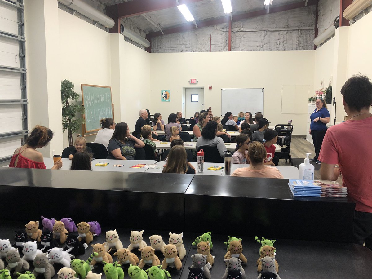 RachelPloss's tweet photo. This morning @CatDepot families are adopting a plushie and learning all that it means to adopt a cat including how to take care of them, the different types of cats there are, and how a cat can affect their life! What a great #SuncoastRemakeDays event 🐈‍⬛🐈 @SuncoastCGLR https://t.co/OQpegU07HL