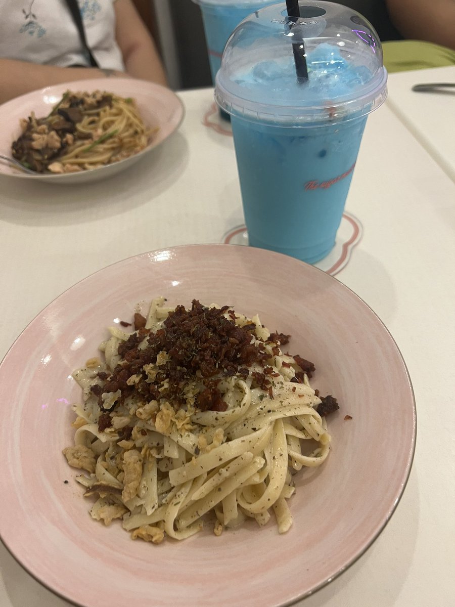 hestia_persi_8's tweet photo. Good friends + good food = good marites session hehehe
#Batang80โs #ElementaryFriends https://t.co/mNvWkGNtGu