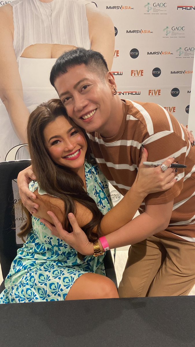 ElusiveCreature's tweet photo. Mahal na Mahal kita ate @reginevalcasid 💕🫰🏼

#SOLOagain https://t.co/8h8YxfIu2n