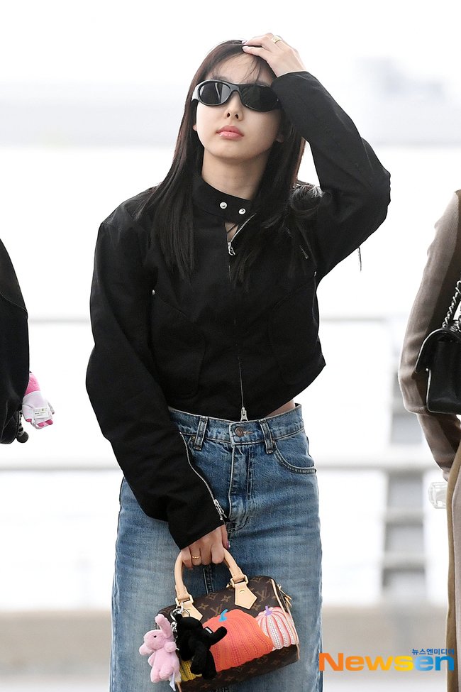 SubjectKpop's tweet photo. TWICE are heading to Australia for #READYTOBE_WORLDTOUR

#TWICE #트와이스 @JYPETWICE https://t.co/T4VjoLNmsz