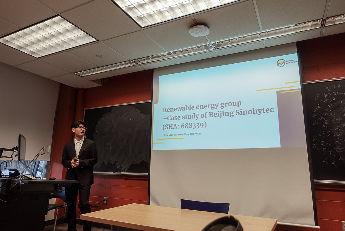 MichiganVenture's tweet photo. Michigan Venture Club's final presentation part two showcased a diverse range of teams, including New Energy, Robotic Mowers, Web3, and AI. From sustainable energy solutions to cutting-edge robotics, the innovation was impressive. Great job guys! https://t.co/kCJ1RTvCLK
