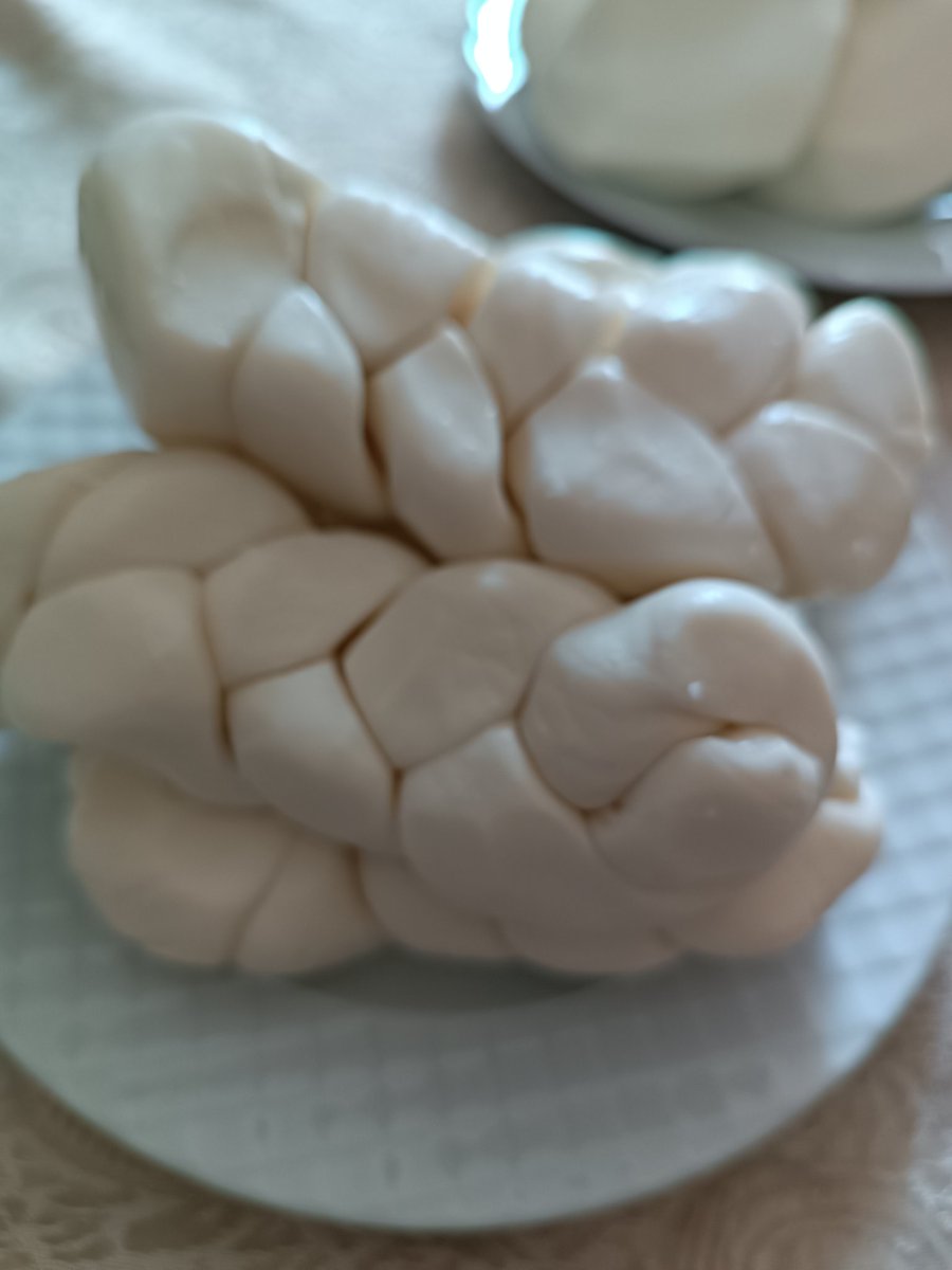 Zeynep41503913's tweet photo. Hatay yöresel peynirler
Şırdan mayalı çok lezzetli
#örgü
#lavaş
#çubuk
#misket
#dil 
#aztuzlu
#eveteslim 
#çoklezettli
#doğal
Enfes peynirler
Kgmı 135 ₺
 5 kglık alımda kargo ücretsiz  sadece 2 gün için kargo ücretsiz göndereceğim  kaçırmayın https://t.co/6GVp9BdDy6