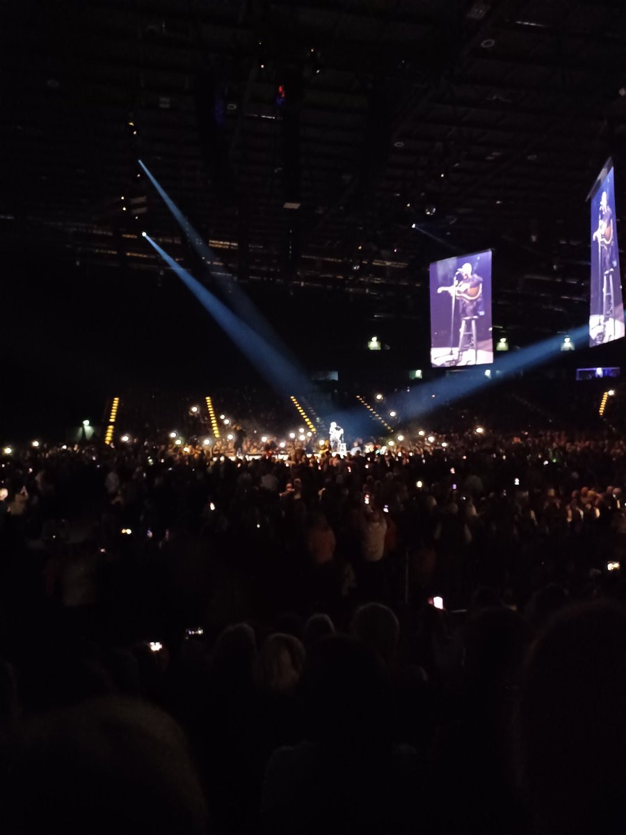 Judymcdonnell8's tweet photo. Had a great night in Aberdeen last night watching Michael buble it was a fantastic night https://t.co/st8nWcN9LY