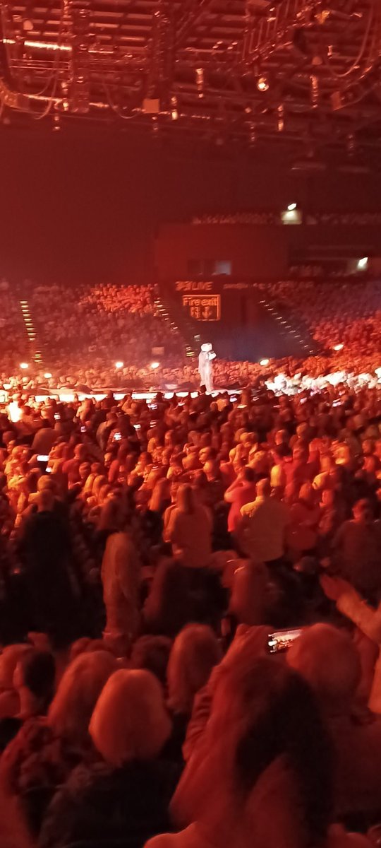 Judymcdonnell8's tweet photo. Had a great night in Aberdeen last night watching Michael buble it was a fantastic night https://t.co/st8nWcN9LY