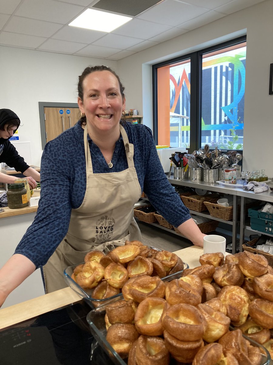 knowle_west's tweet photo. It’s all smelling delicious @theparkknowle! @squarefood partnering with Redcatch Community Garden, The Park Cafe, Inns Court and  loads of lovely volunteers to cook todays Community Roast #communityresearchers #foodnetwork #partnerships https://t.co/DsA6m8KpdM