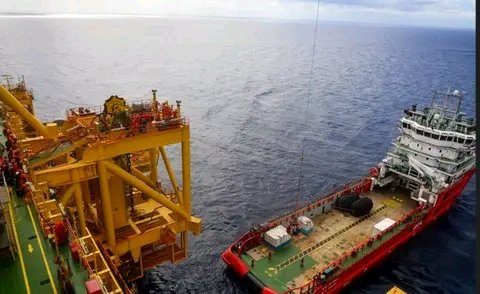 RealChenDeming's tweet photo. 中国海上石油巨头中国海洋石油总公司（#CNOOC）周一宣布，它已经实现了由中国公司运营的第一个深海天然气平台“神海一号”的全面#remotecontrol 操作。
 升级后的平台能够在#极端天气条件下工作，例如#typhoons，无需人工干预。 https://t.co/BG7rKbMw5H