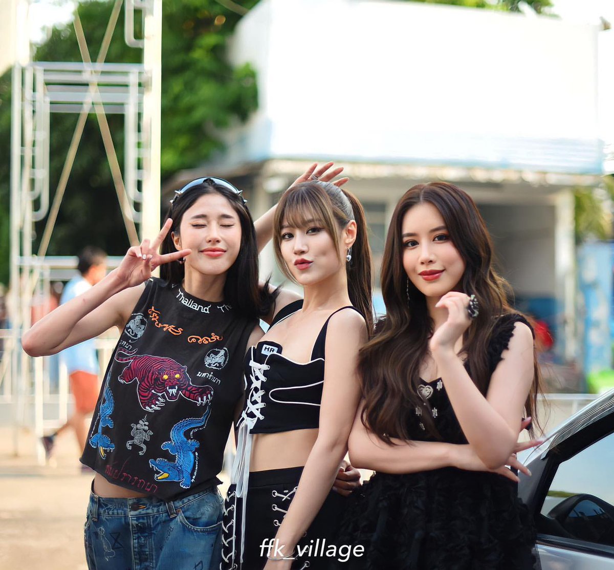 ffk_village's tweet photo. 29.04.2023
FFK - #ฝั่งธนเฟส
ขอบคุณทุกๆคนที่มาเชียร์ เฟย์ฟางแก้ว ด้วยกันวันนี้น้าาาา 💖
#ฝั่งธนเฟส #fungthonfest #FTF
#EntLab x #MacEntBsru
#fayefayeye #fangfangg #kaewjarin #ffk #fayefangkaew #เฟย์ฟางแก้ว https://t.co/iJUEwxbSzx