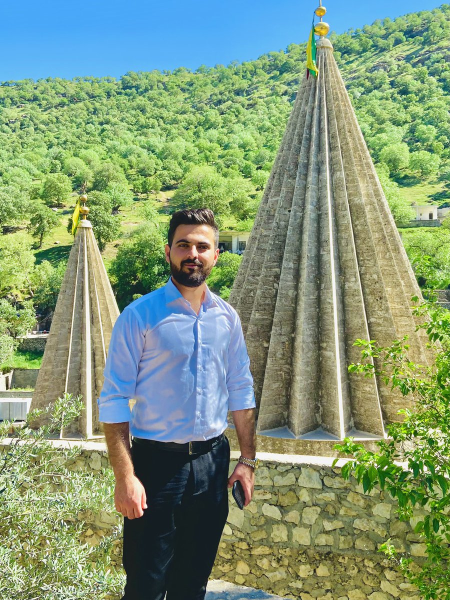 maherkummo99's tweet photo. الحمدالله على نعمة الايزيدياتي🦚🤍 https://t.co/mzBHUznQMJ