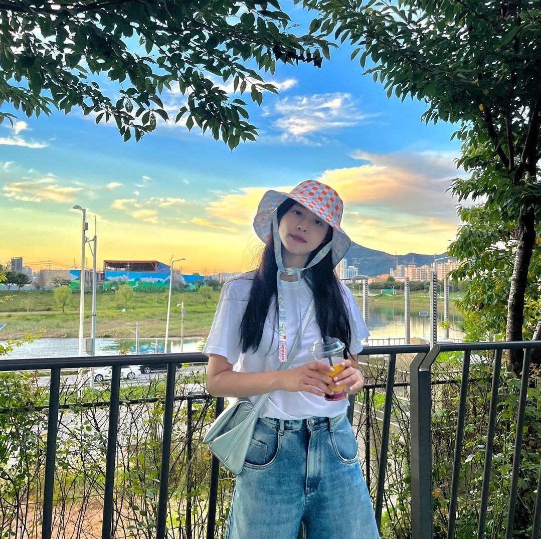 cresentmccn's tweet photo. { sun_nami instagram update }

하늘이 너무 예쁘당! 🌅 https://t.co/V3iSPZaJBL