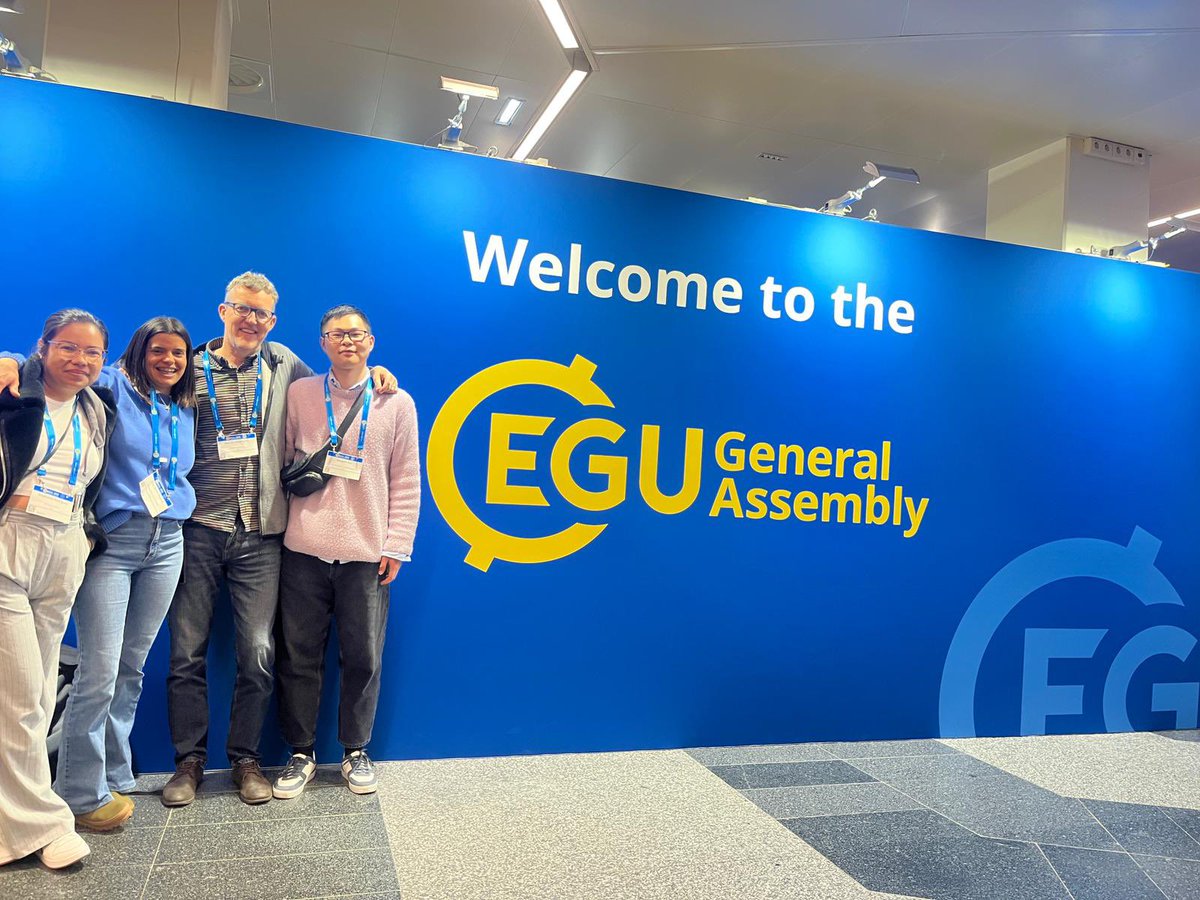 MarcelHurlimann's tweet photo. Finally having some time to thank all the people met at #egu2023  @NH_EGU Especially to #debrisflow-session participants and IOC of #debrisflow conference ➡️to be held in Torino, June 2023. Also, congrats to my PhD-students: Ona, Stephania, Hongzhi @EscolaCaminsUPC https://t.co/N5Kfxiu4pX