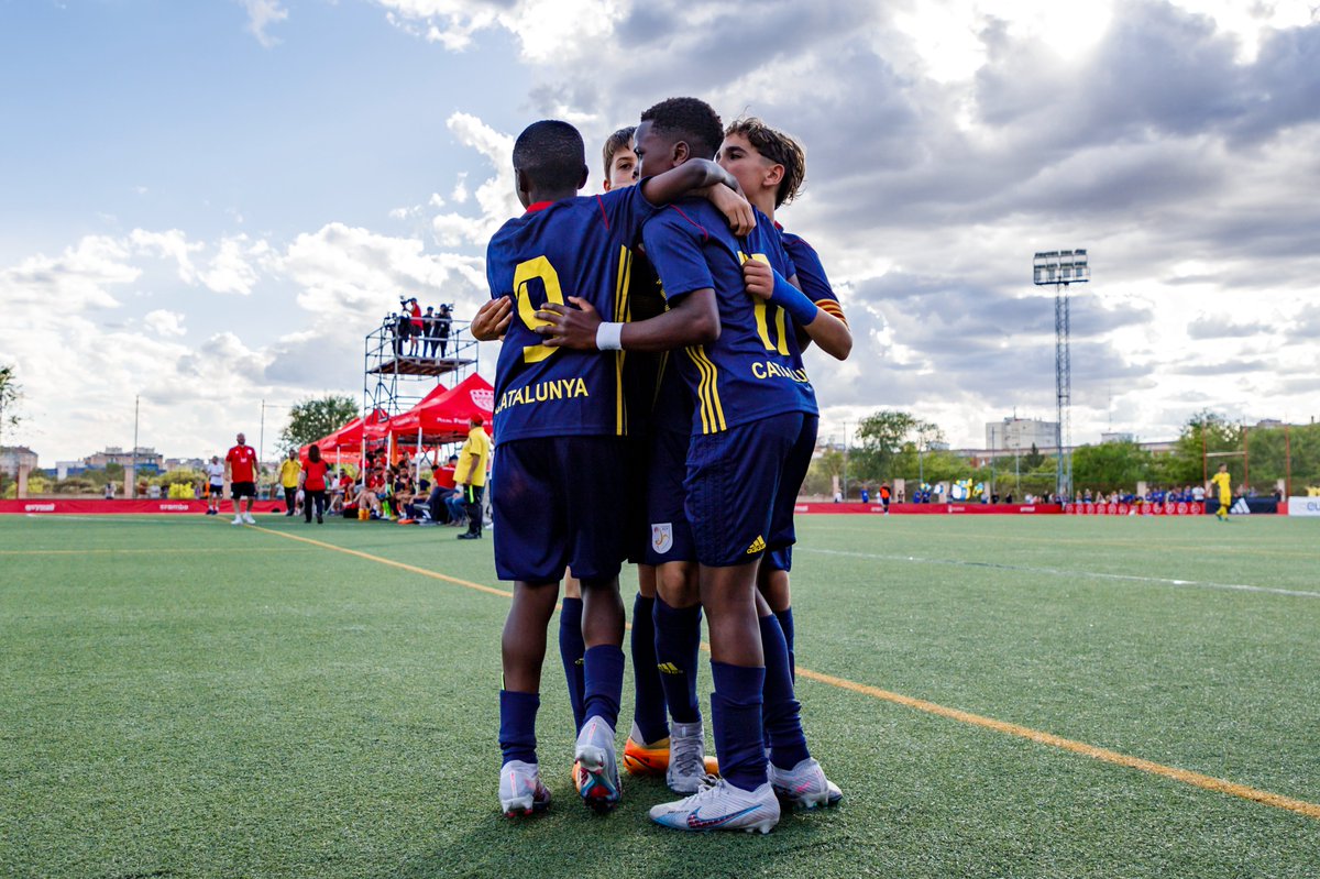 FCF_CAT's tweet photo. ๐ #sub12M
๐ L'ALINEACIร de Rafa Beltrรกn
๐ @RFAF
1โฃ Sasha
4โฃ Aritz
5โฃ Pol Sabadรญ
6โฃ Dragos
7โฃ Dani Dรญaz
1โฃ0โฃ Hugo Chacรณn ยฉ๏ธ
1โฃ1โฃ Hรฉctor Nestor
1โฃ4โฃ Coulibaly
Som-hi, equip! ๐ก๐ด
๐บ En directe a https://t.co/oy1vJq0EFS
#SeleccionsCAT https://t.co/DUi5LEroIH
