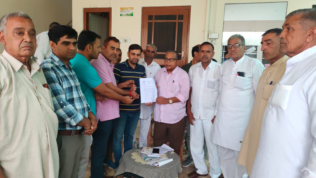 ashok_rolan's tweet photo. #IADemands3600GP 
Karwa y badta rahe sathiyo 
IT Union Jindabad 💪💪
@ashokgehlot51 
@1stIndiaNews 
@DainikBhaskar 
@GiLL_Rj13 @DevendraSinsini 
@IA_Union @JhunjhunuIt 
@IALekhraj 
@KapilITUNION @mojirammeena86 
@rpbreakingnews https://t.co/ZkrojCE2QA