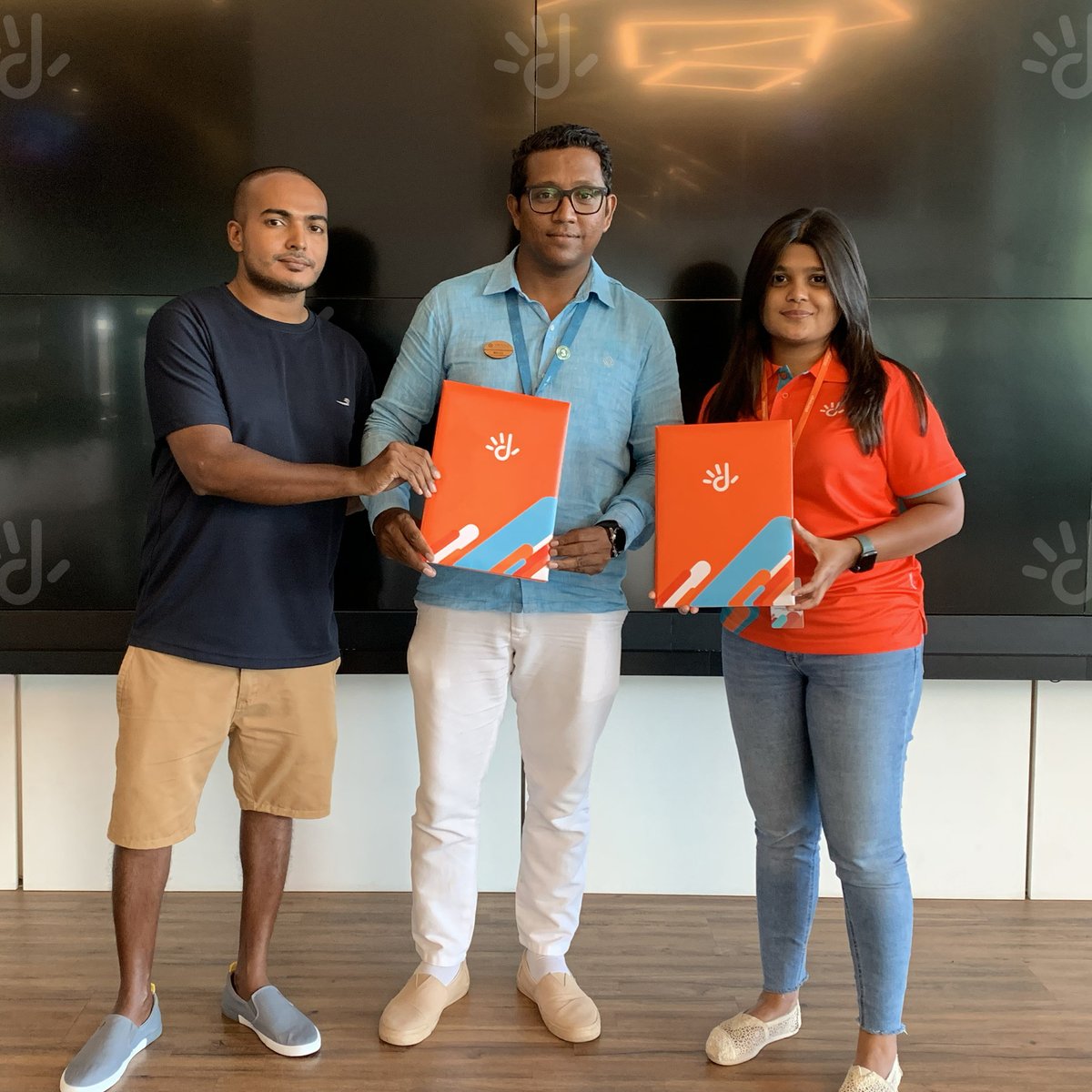 Dhiraagu's tweet photo. We're excited to be the Title Sponsor of ARAM Cup 2023 #PoweredByDhiraagu, organised by the Airport Reps Association of Maldives (ARAM) ⚽️🧡 https://t.co/mAUyJ2vmdx