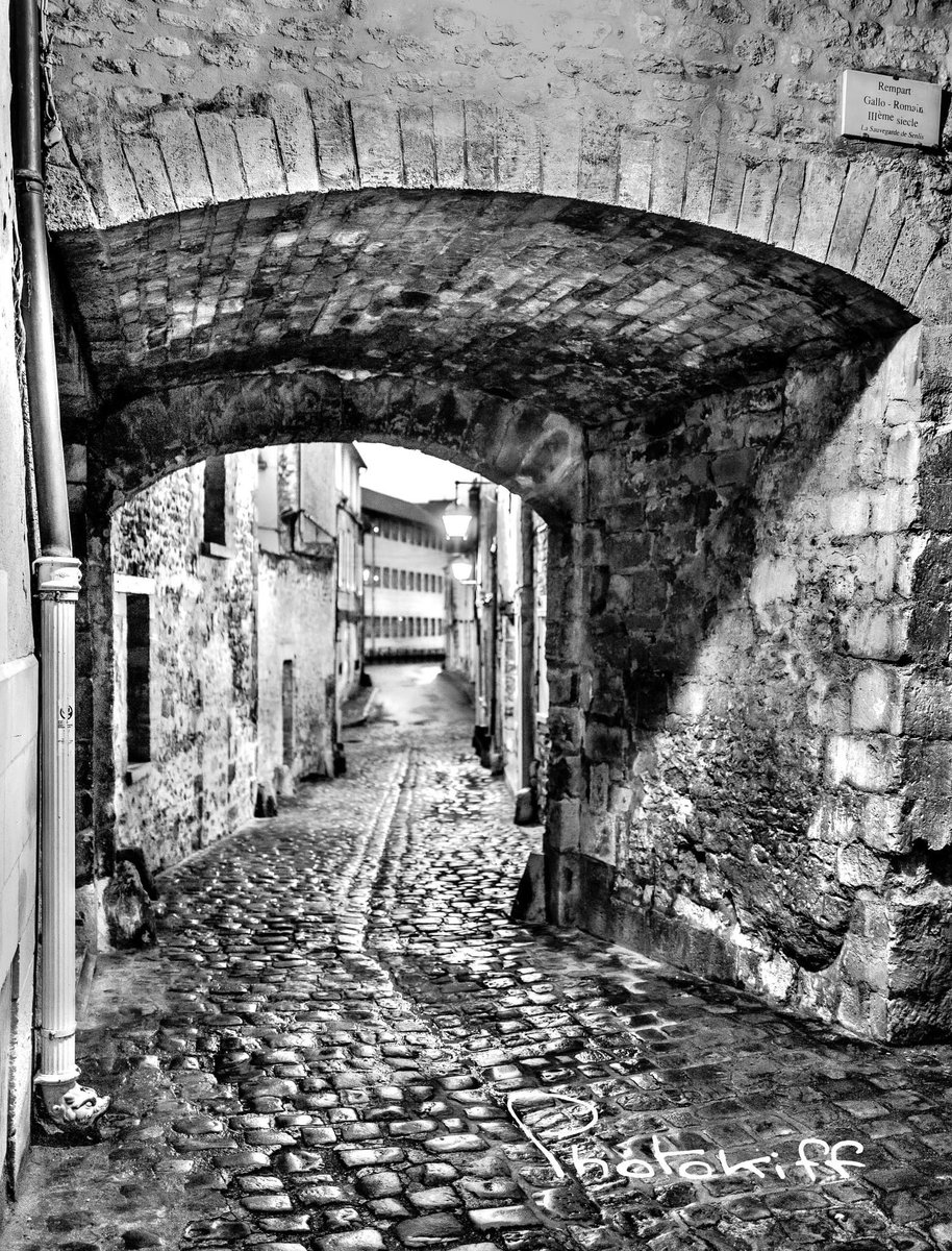 PhotokiffSenlis's tweet photo. La Fausse Porte

#Senlis #Oise #Picardie #HautsdeFrance https://t.co/YnmvD5Wuh3