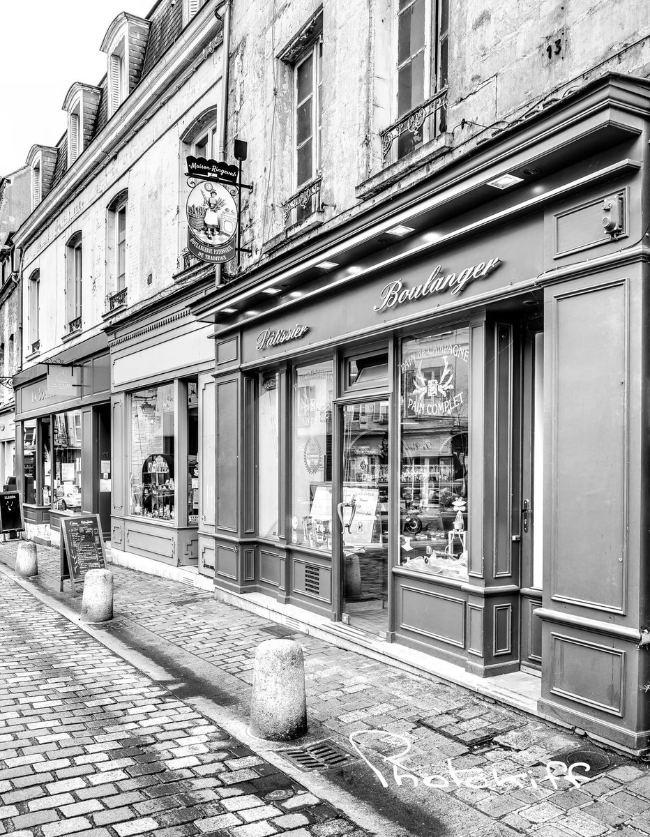 PhotokiffSenlis's tweet photo. La boulangerie de la Maison Ringeval, Place Henri IV

#Senlis #Oise #Picardie #HautsdeFrance #PlaceHenriIV https://t.co/fCWwYSzAKA