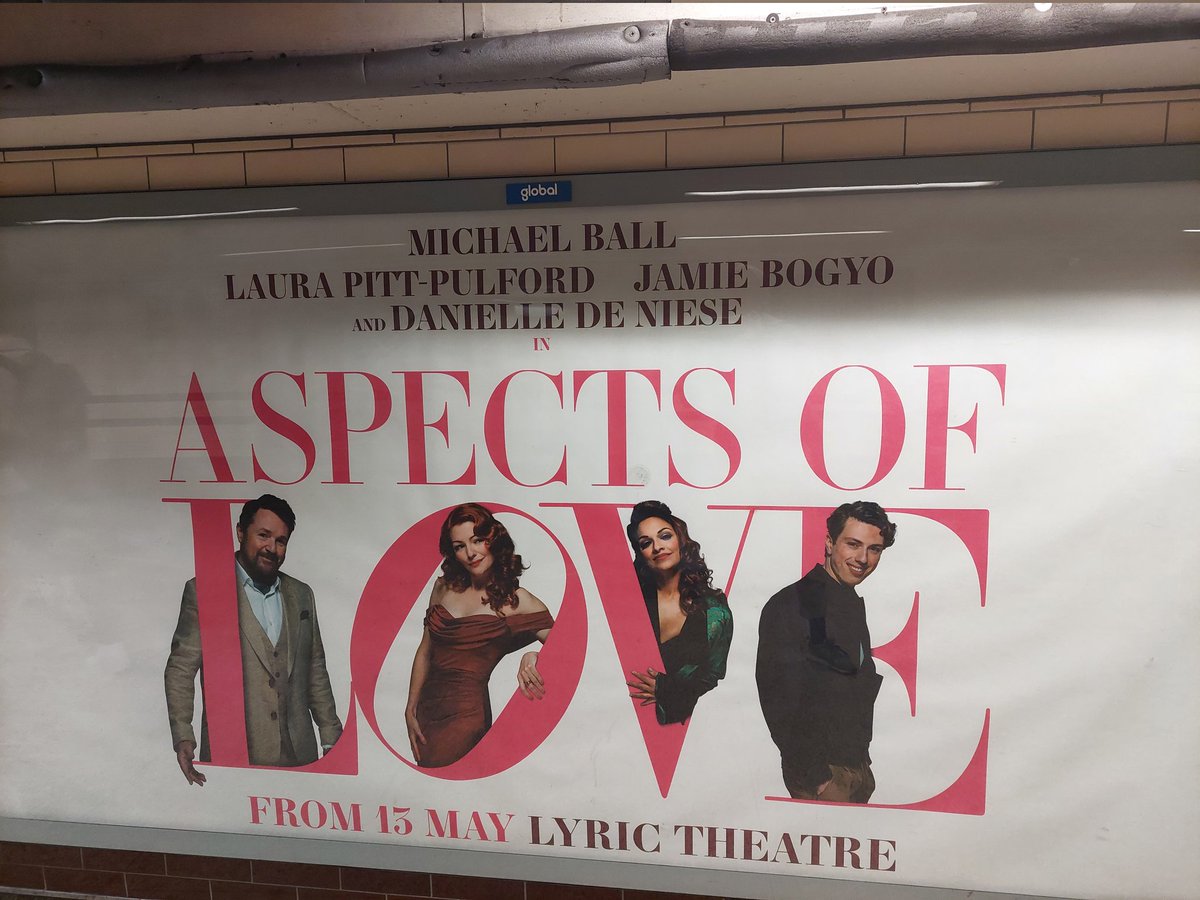 FrognerDance's tweet photo. @LPittPulford  - I found you in Baker street station! 
Gorgeous photo! https://t.co/x5NkxXfi2E