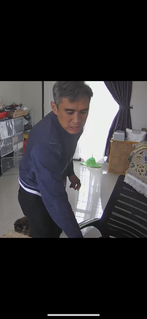 TWITTER PLEASE DO YOUR MAGIC

<a href="/infobdg/">BANDUNG ᮘᮔ᮪ᮓᮥᮀ</a> <a href="/PRFMnews/">Radio PRFM</a> <a href="/ridwankamil/">Ridwan Kamil</a> <a href="/PolsekCimenyan/">Polsek Cimenyan</a> <a href="/ListyoSigitP/">Listyo Sigit Prabowo</a> 

Mohon bantuannya, hari ini rumah saya dibobol maling sekitar pukul 13.15 ketika saya dan istri mengosongkan rumah, berniat mengunjungi tempat wisata di Bandung.