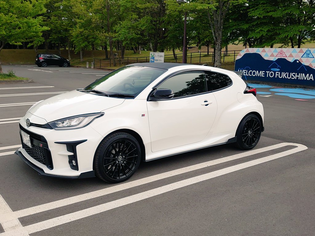 N0SUKeeee's tweet photo. もしかすると国内初？
FlowDesignsのFull Splitter Kit装着しました!
#GRヤリス　#FlowDesigns https://t.co/yDHQJELzh1