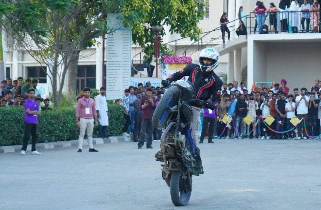 svietofficial's tweet photo. #BikeStunts to Remember: Our Daredevil Performers Steal the Show during Spontania'23.

#livemusic #culturalexperience #SVGOI #Sviet #spontania #culturalevent #events #talent #SVCP #engineering #bestcollege #games #dance #modeling #singing chandigarhlife https://t.co/tpUvleu8PK